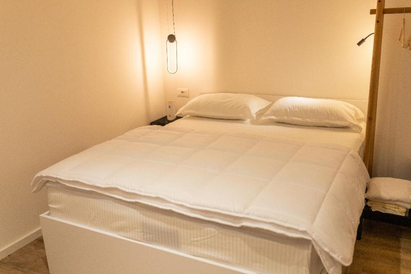 Blloku Studio Apartament - image 2