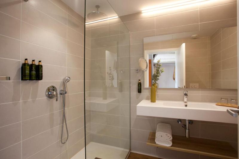 Standard Double Room image 4