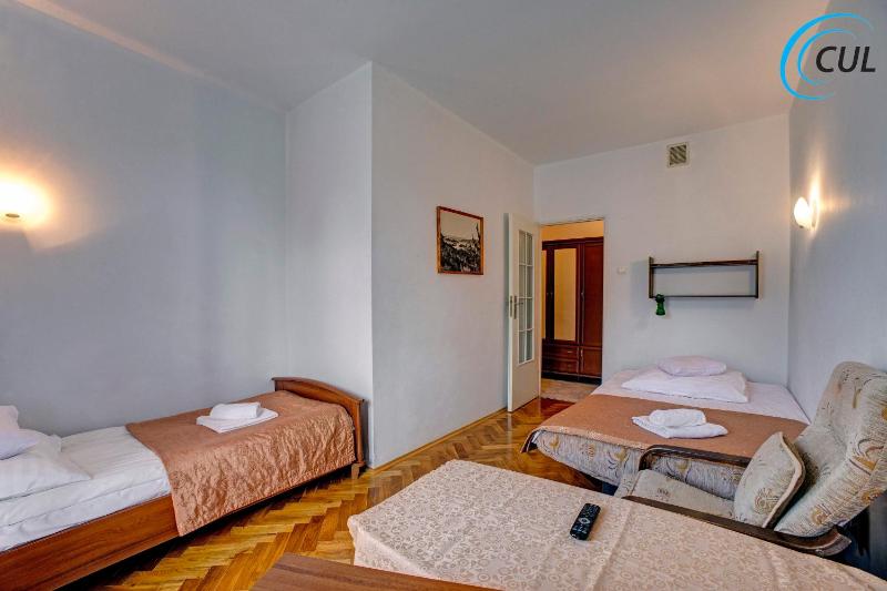 Double Room image 3