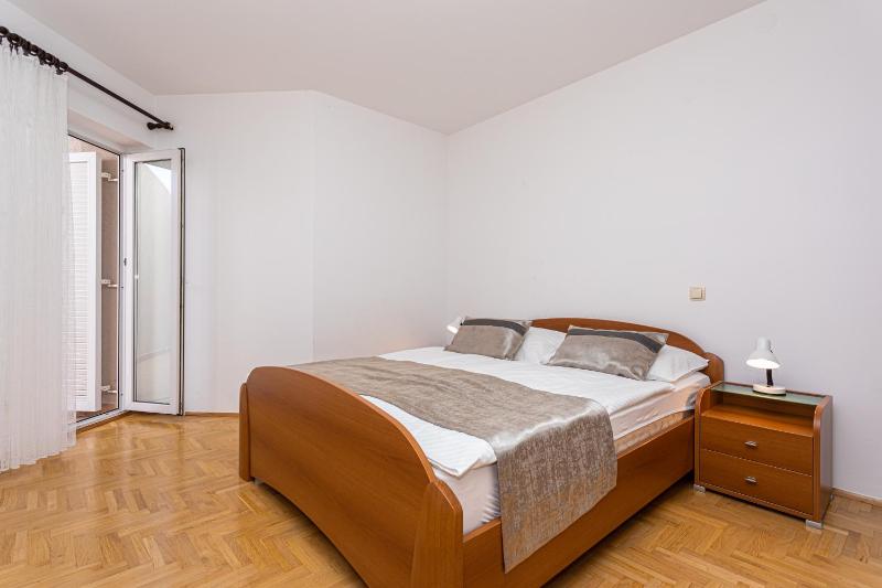 Apartment with Terrace image 4