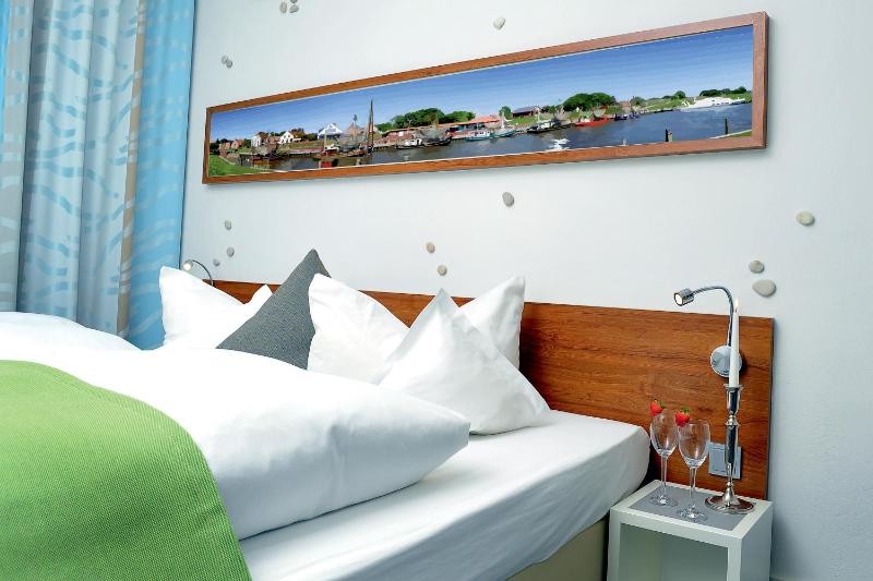 Superior Double Room image 3