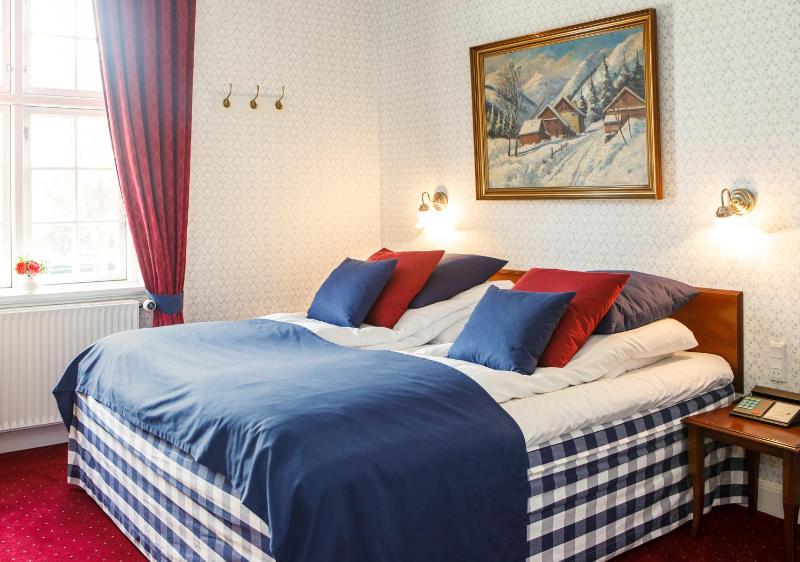 Small Double Room image 2