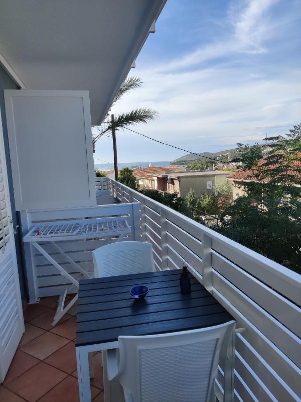 Studio with Balcony and Sea View image 2