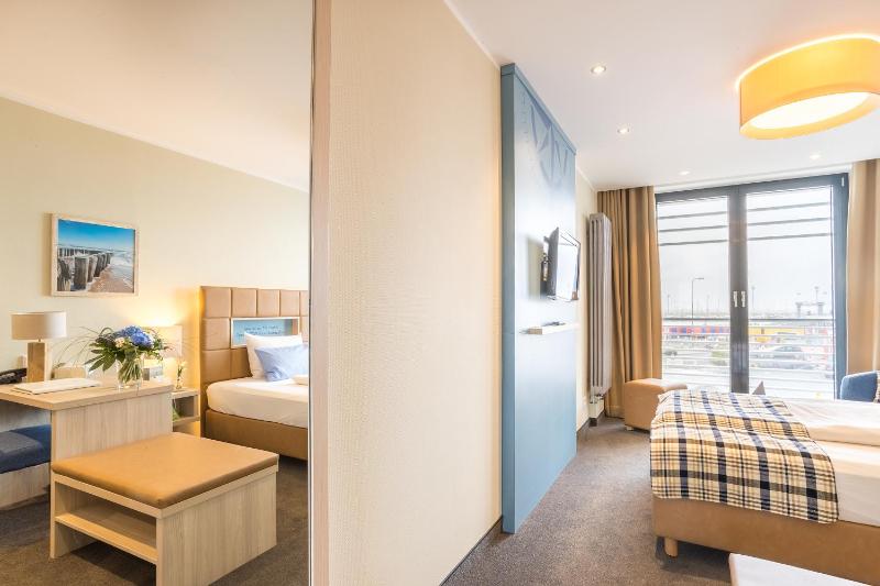 Superior Double Room image 3