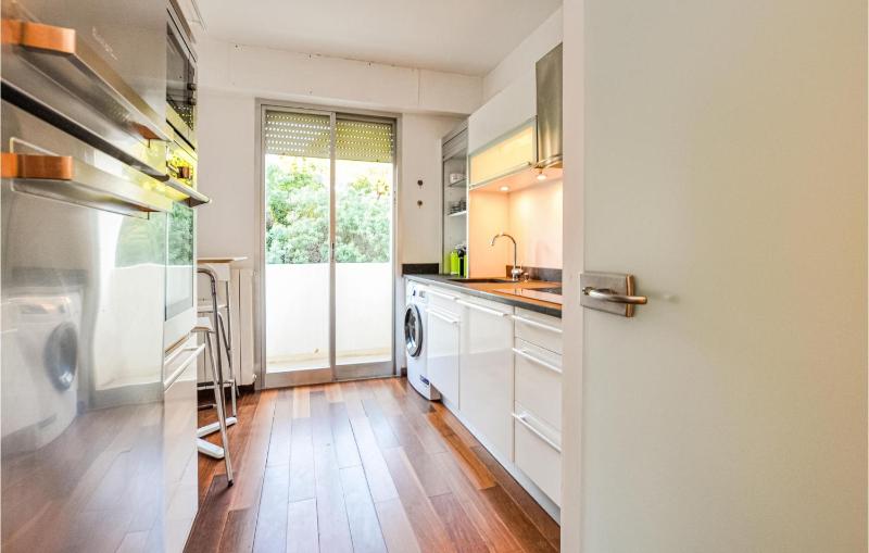 1 Bedroom Gorgeous Apartment In Cannes - image 2