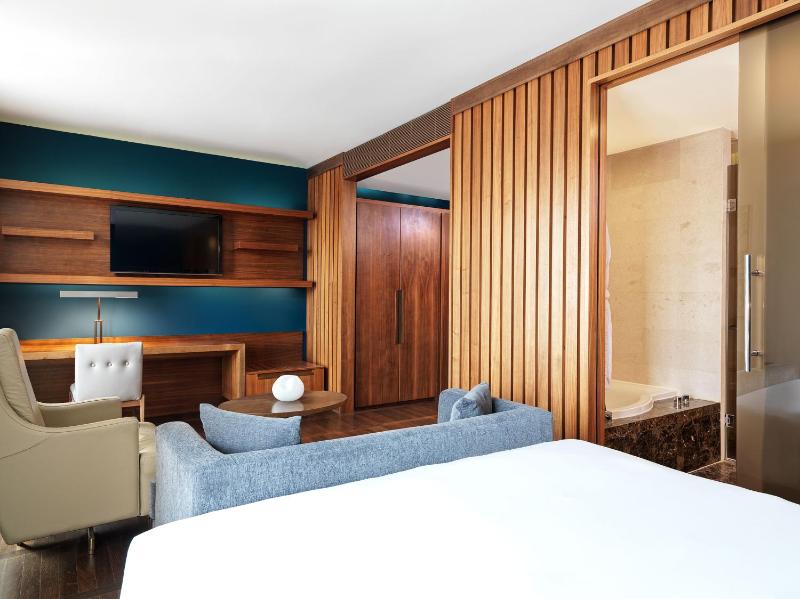 Junior Suite image 3