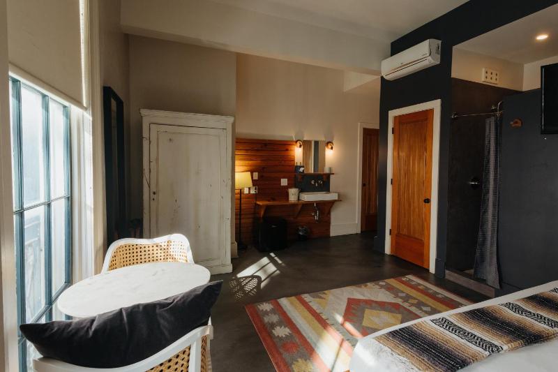 Suite image 4