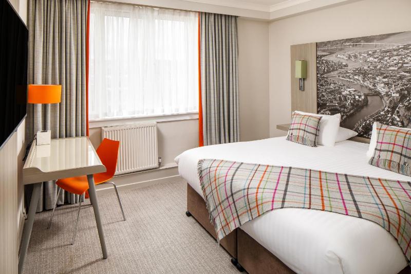 Classic Double Room image 3