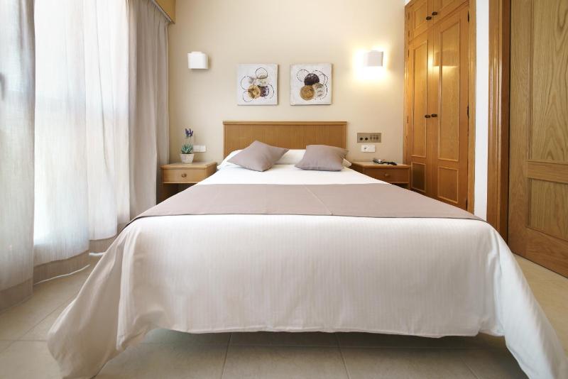 Single Room with Terrace image 1