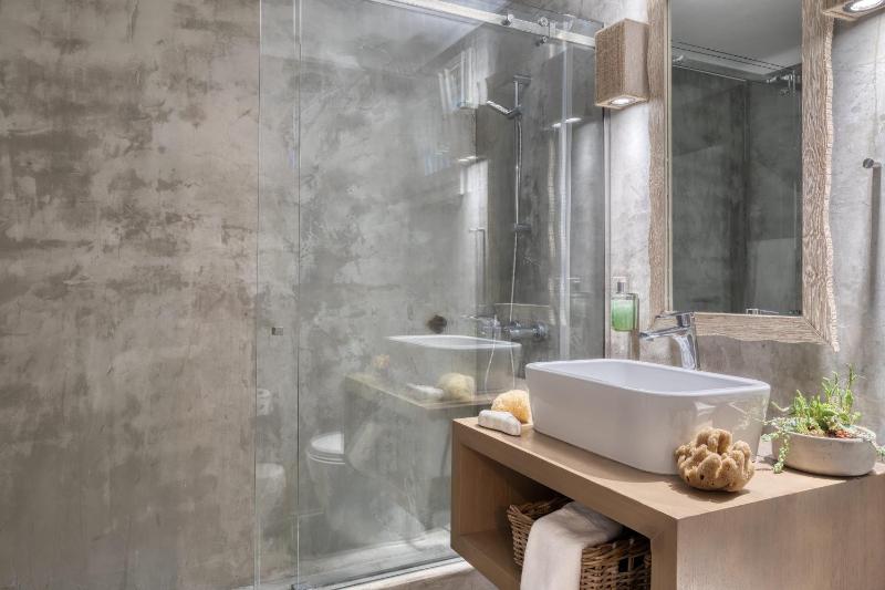 Amalgam Homes Paros Beachfront Villa - image 17