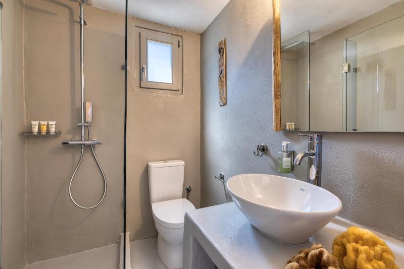 Amalgam Homes Paros Beachfront Villa - image 10