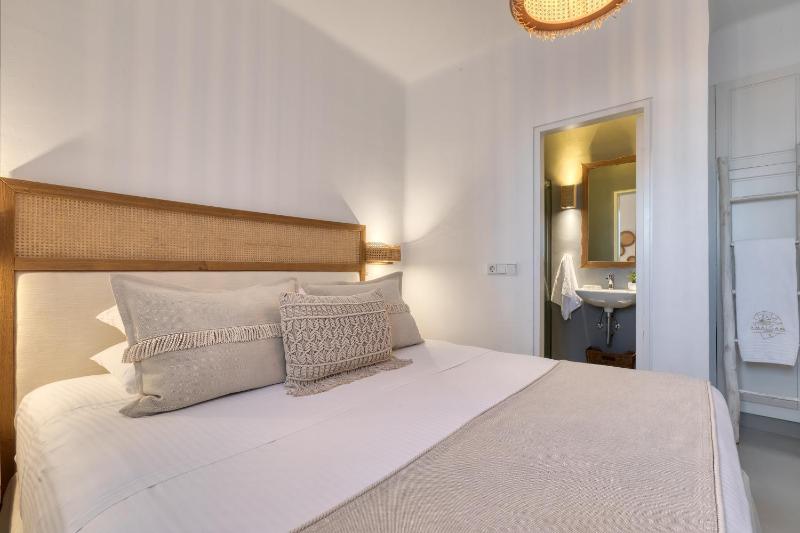 Amalgam Homes Paros Beachfront Villa - image 26