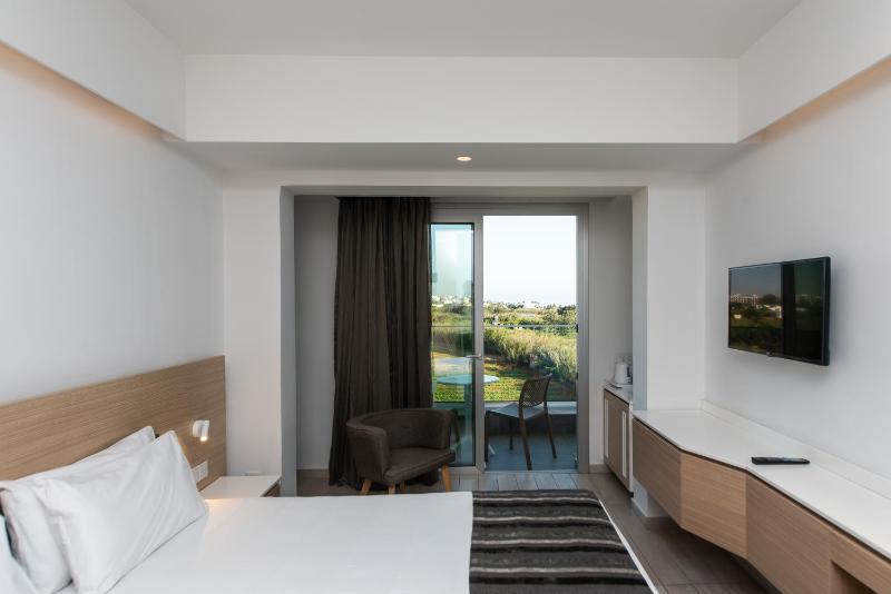 Double or Twin Room with Side Sea View image 4