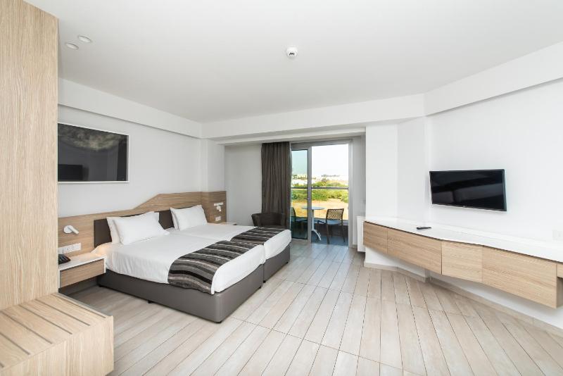 Superior Room with Inland View image 3