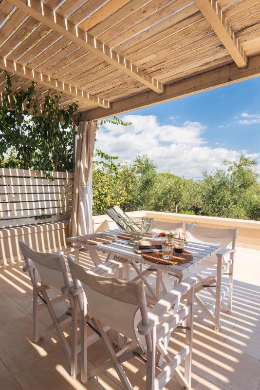 Double Room with Balcony image 3