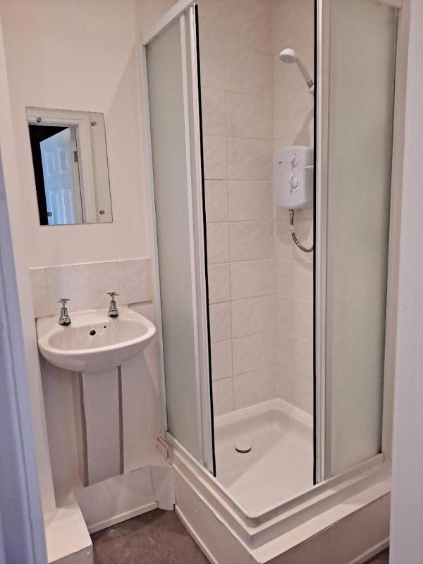 Double Room with Private Bathroom image 3