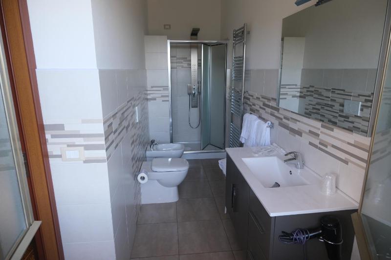 Comfort Triple Room with Balcony image 2
