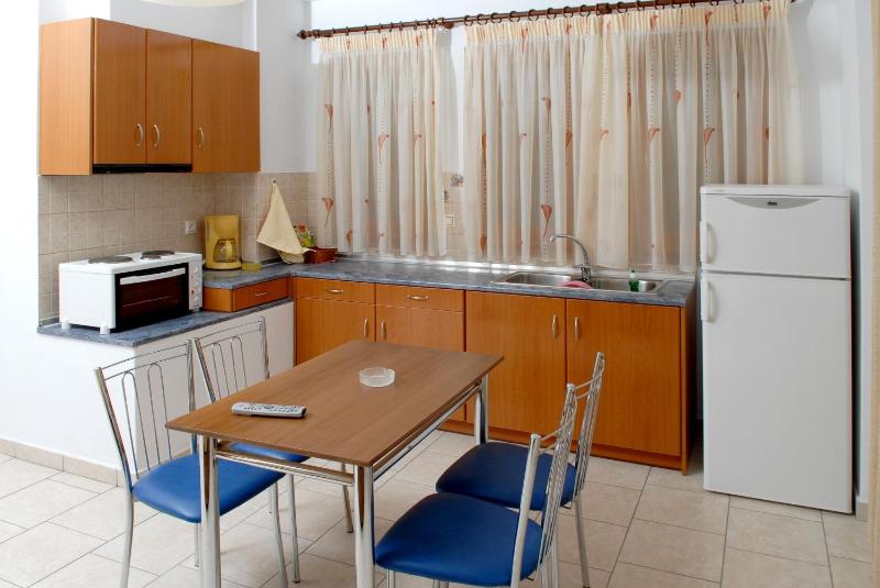 Triple Room with Garden View image 1