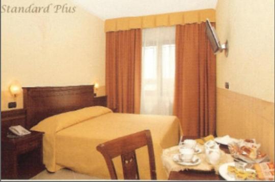 Standard Double or Twin Room image 1