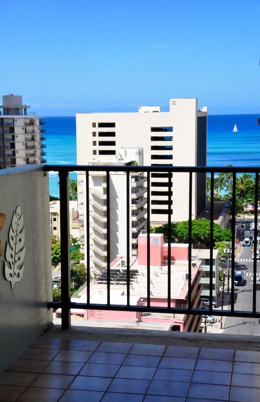 Deluxe Double Room with Balcony and Sea View image 3