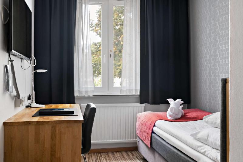Standard Single Room with Single Bed image 1