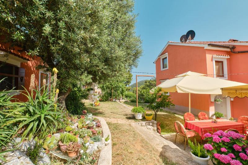 One-Bedroom Apartment with Terrace image 3