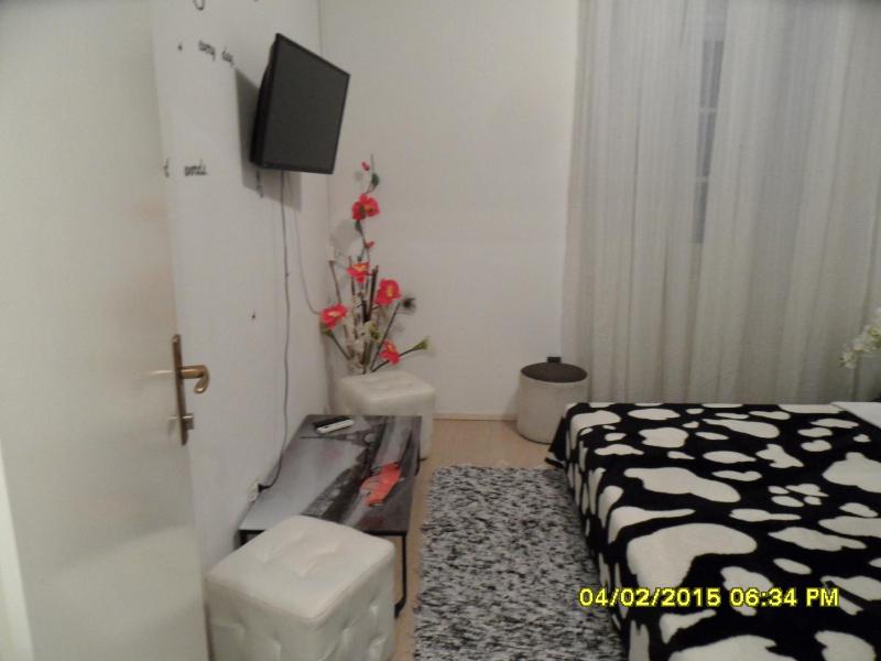 Double or Twin Room image 4