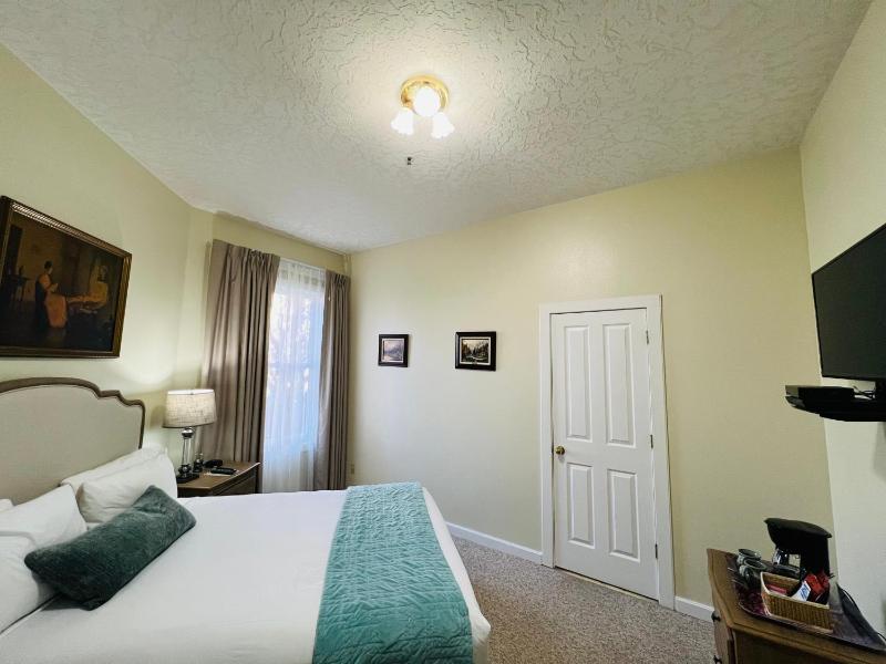 Renee's Room image 2