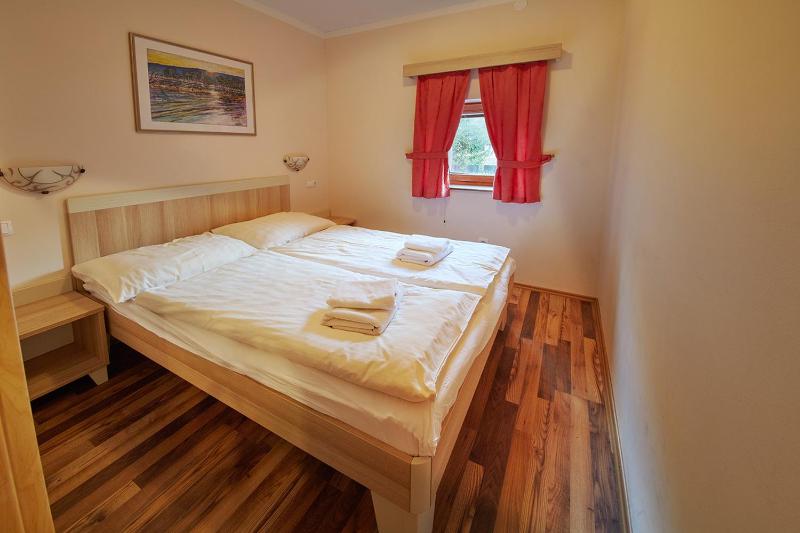 One-Bedroom Apartment image 2