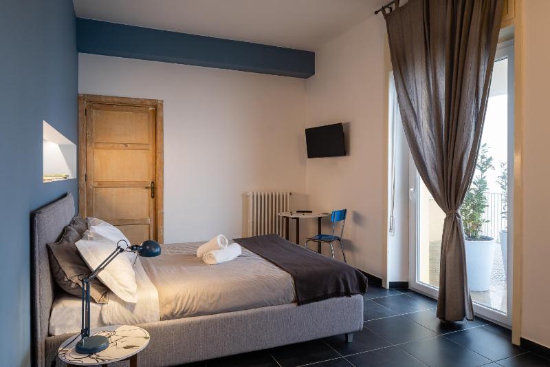 King Room with Mountain View image 4