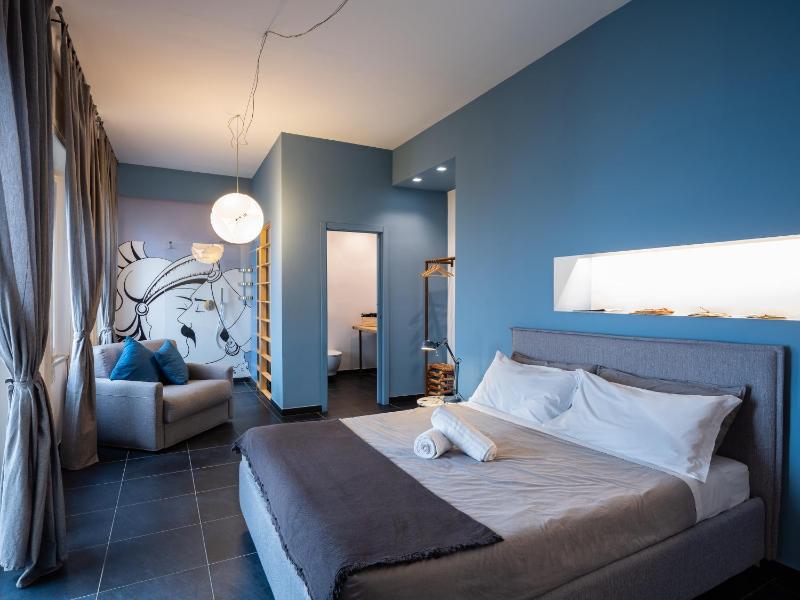 King Room with Mountain View image 3