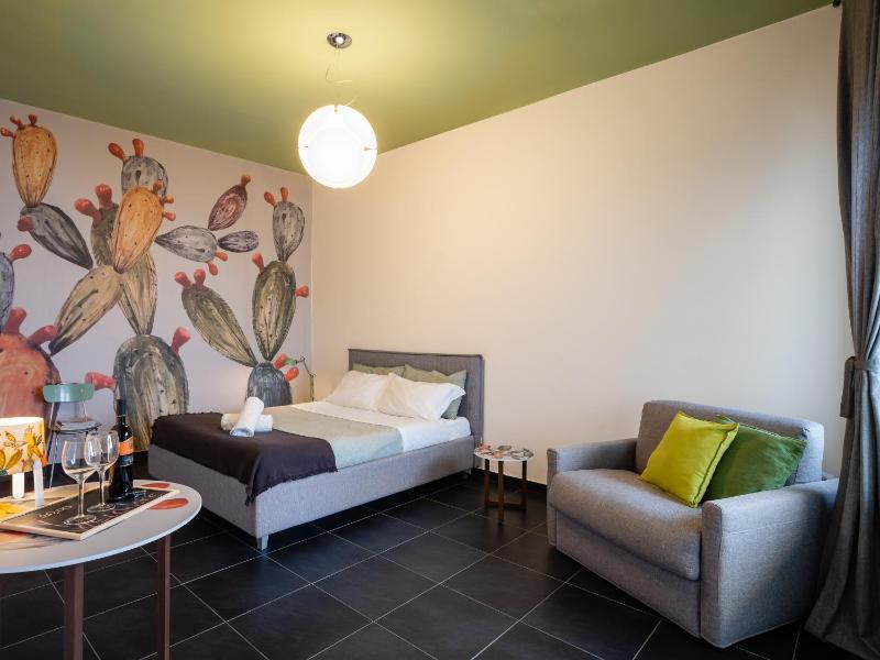 King Room with Mountain View image 2