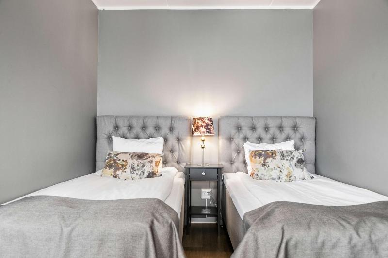 Superior Twin Room image 1