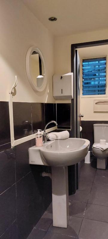 Deluxe Apartment image 2