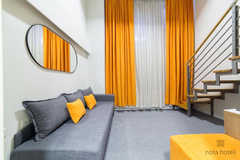 King Studio with Sofa Bed image 2