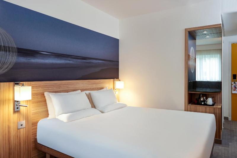 Double Room - 4 Day Park & Fly image 1