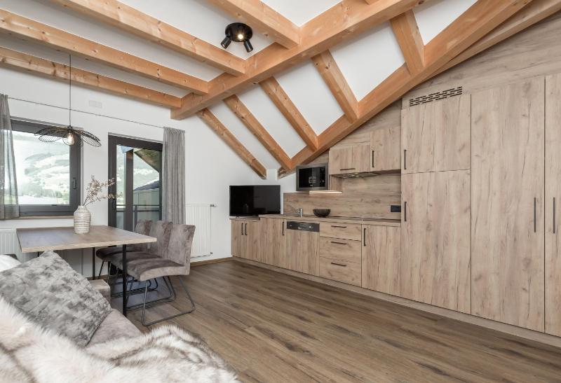 Apartment with Mountain View image 1