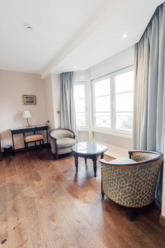 Prestige Suite with Sea View  image 4