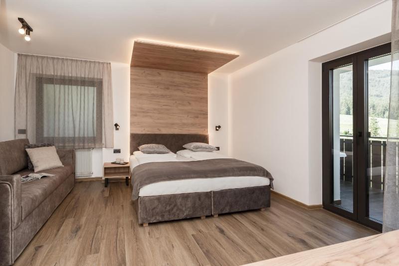 Apartment with Balcony image 4