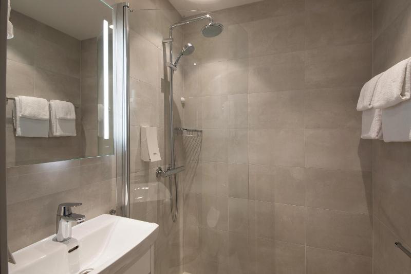 Standard Double Room image 4