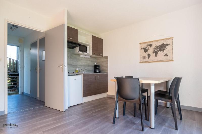 Apartment 5 people, shower, balcony image 1