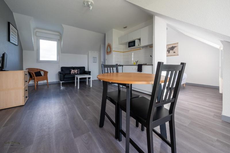 Apartment 2 people, shower, balcony image 3