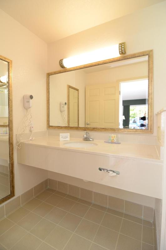 Standard King Room - Non-Smoking  image 1