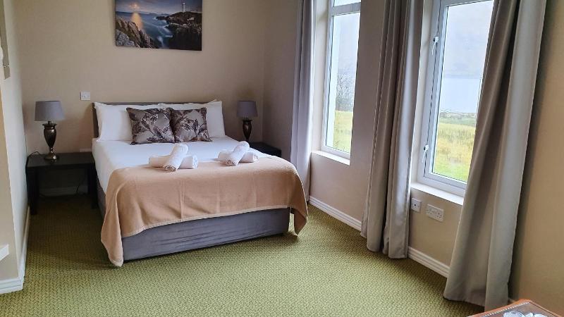 Double Room with Sea View image 1