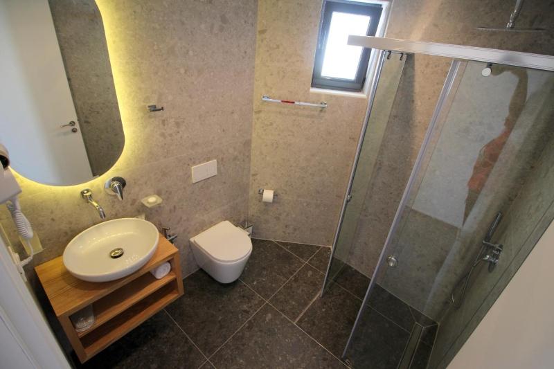 Double or Twin Room Ground Floor image 3