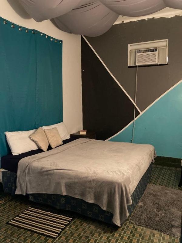 Deluxe King Room image 2