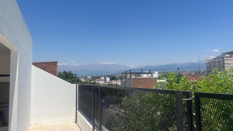 Departamento con terraza y quincho con asador - image 30