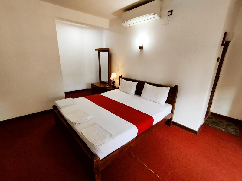 Double Room with Balcony image 1