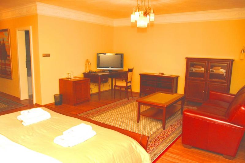 Junior Suite (2 Adults) image 4