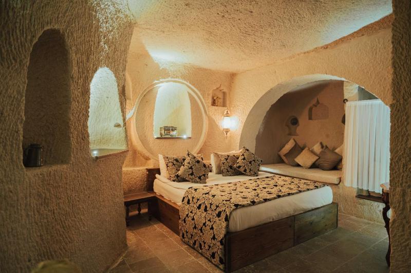 Standard Double Room image 3